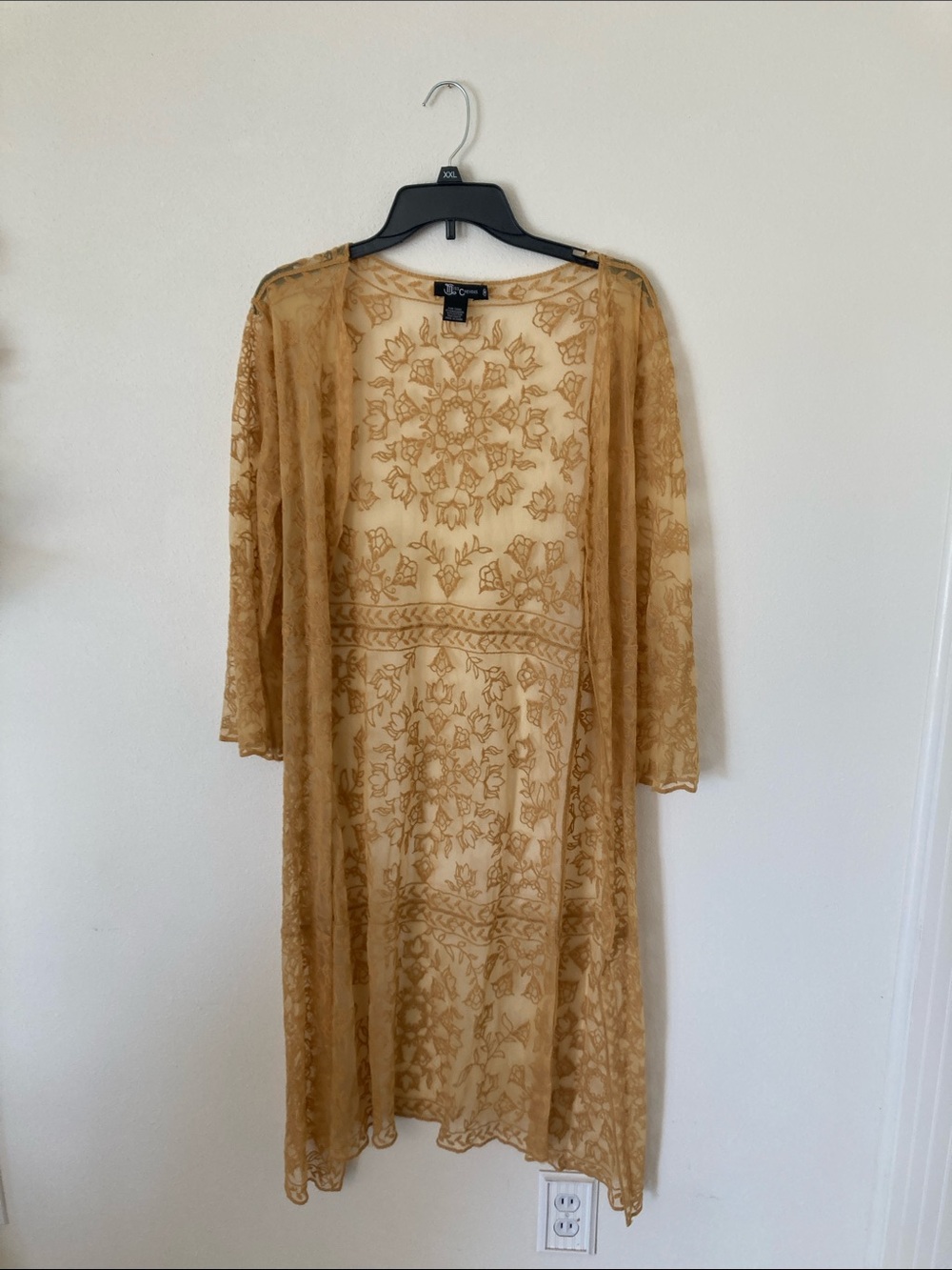 Golden shrug
